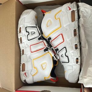 Nike uptempo Raygun